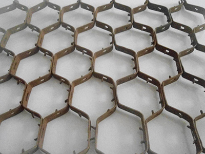 碳鋼龜甲網(wǎng)的特點(diǎn)和優(yōu)勢(shì)分析